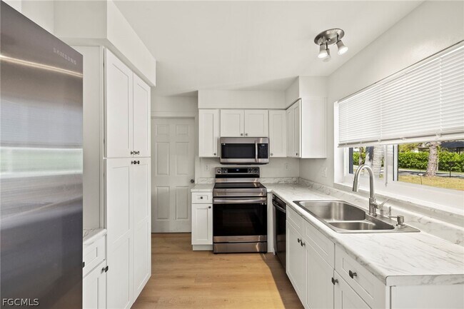 Building Photo - 5738 SW 1st Ct