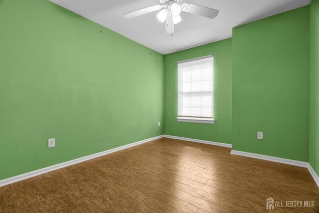 Building Photo - 19 Delavan Ct