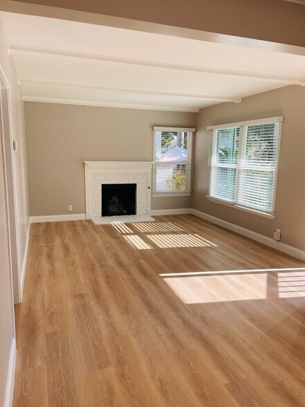 Building Photo - 528 N Lucia Ave