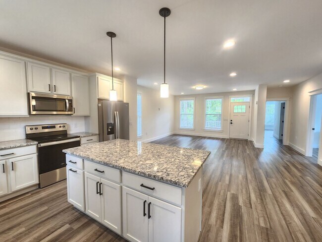 Building Photo - 1128 Blueview Dr