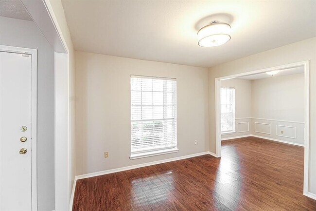 Building Photo - 16411 Clearcrest Dr