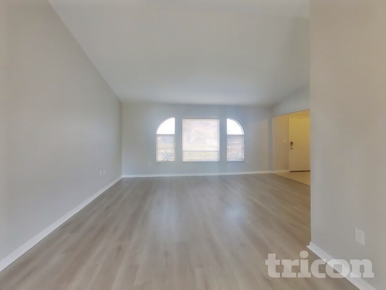 Building Photo - 26429 Asuncion Dr