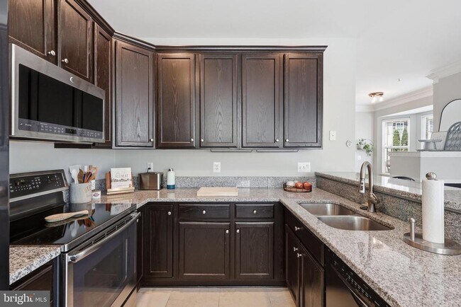 Building Photo - 8110 Cerromar Way