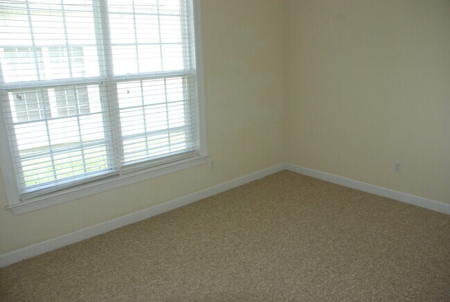 Building Photo - Renovated house for rent at Villages of We...