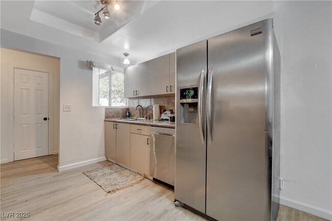 Building Photo - 5171 Reeder Cir