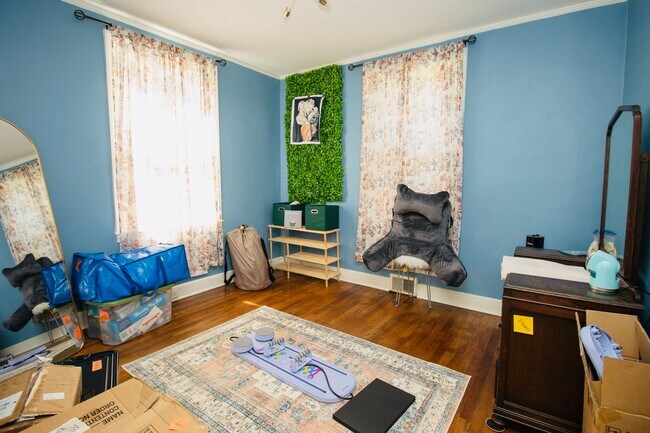 Building Photo - Adorable 3BR Rosewood Rental with Dreamy Porch & Fenced Yard!