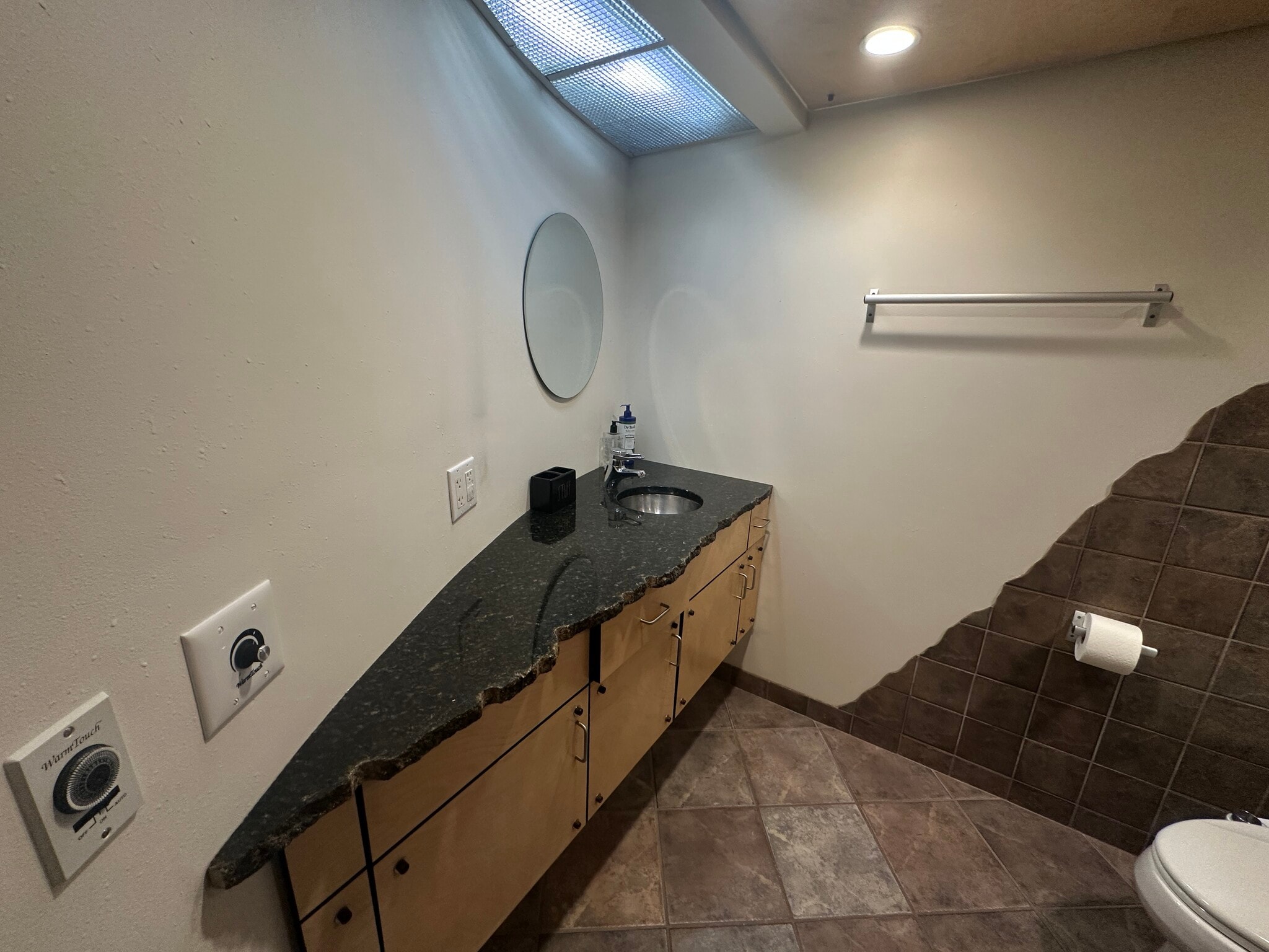 Building Photo - 909 S Midvale Blvd