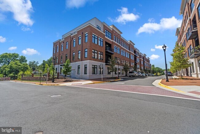 Building Photo - 5 Stationmaster St SE