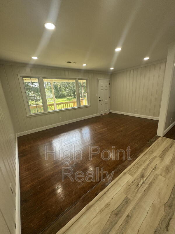 Building Photo - 255 Bailey Chapel Rd