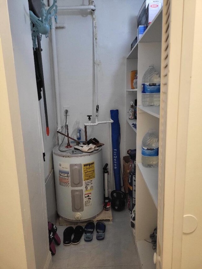 Building Photo - 550 Bayshore Dr