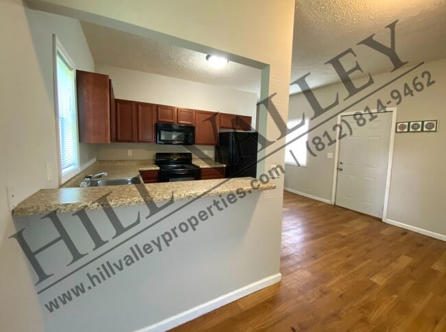 Building Photo - Two Bedroom Home, Close to Campus/Downtown