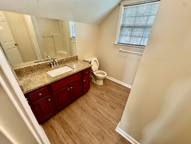 Building Photo - 802 N Taylor Ct