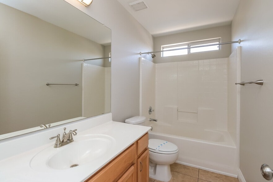 Building Photo - 2027 S 87th Pl