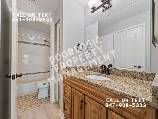Building Photo - 890 Sheldon Ct