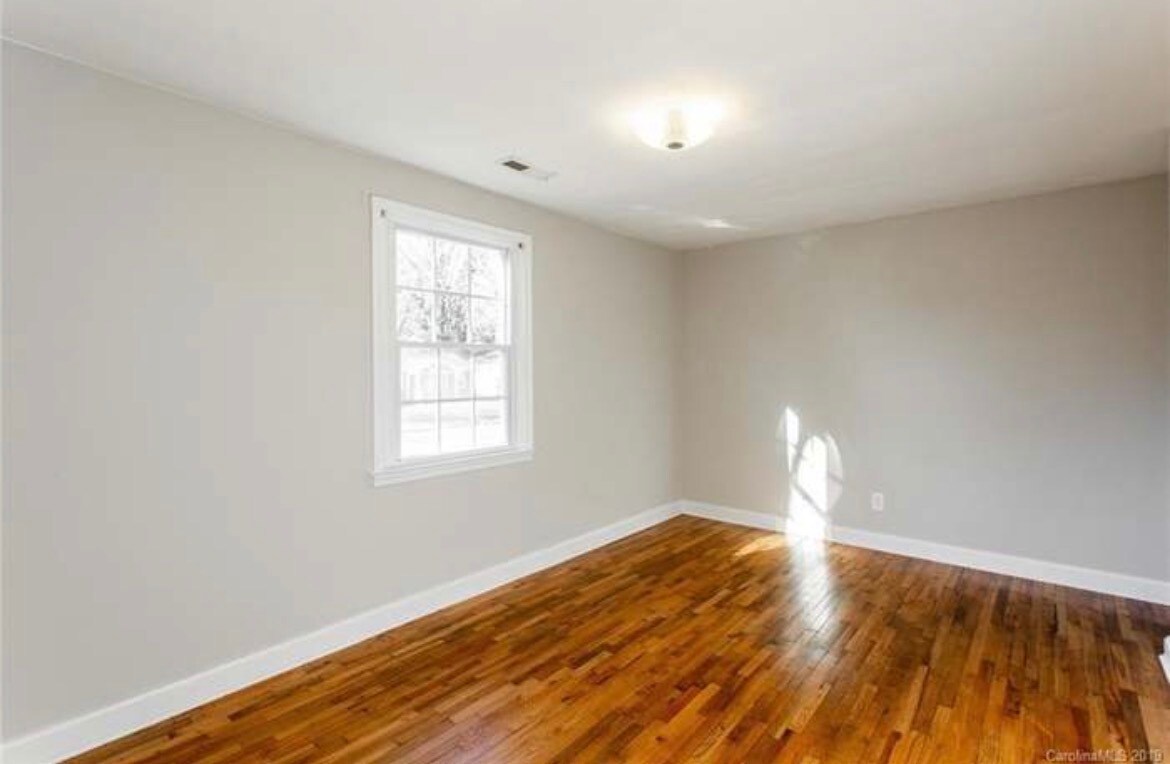 Building Photo - 1429 Winston Dr