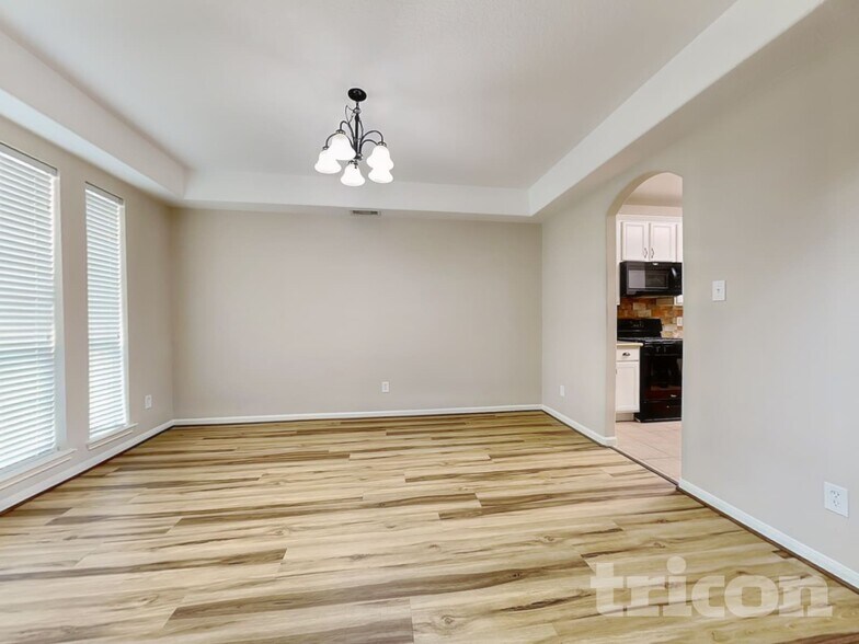 Building Photo - 8523 W Highlands Crossing
