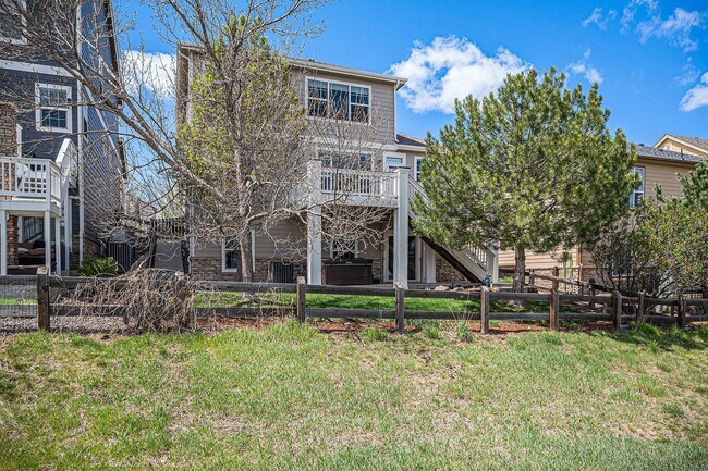 Building Photo - 4 bed/4 bath, Three Story Home Backing to ...