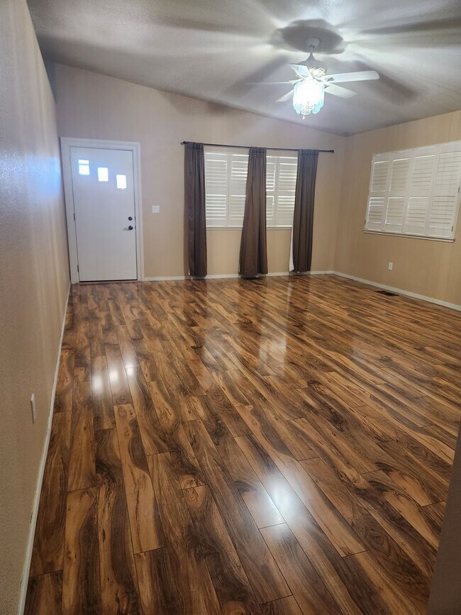 Building Photo - Charming Highland Ranch home 3bed/2ba/2 ca...