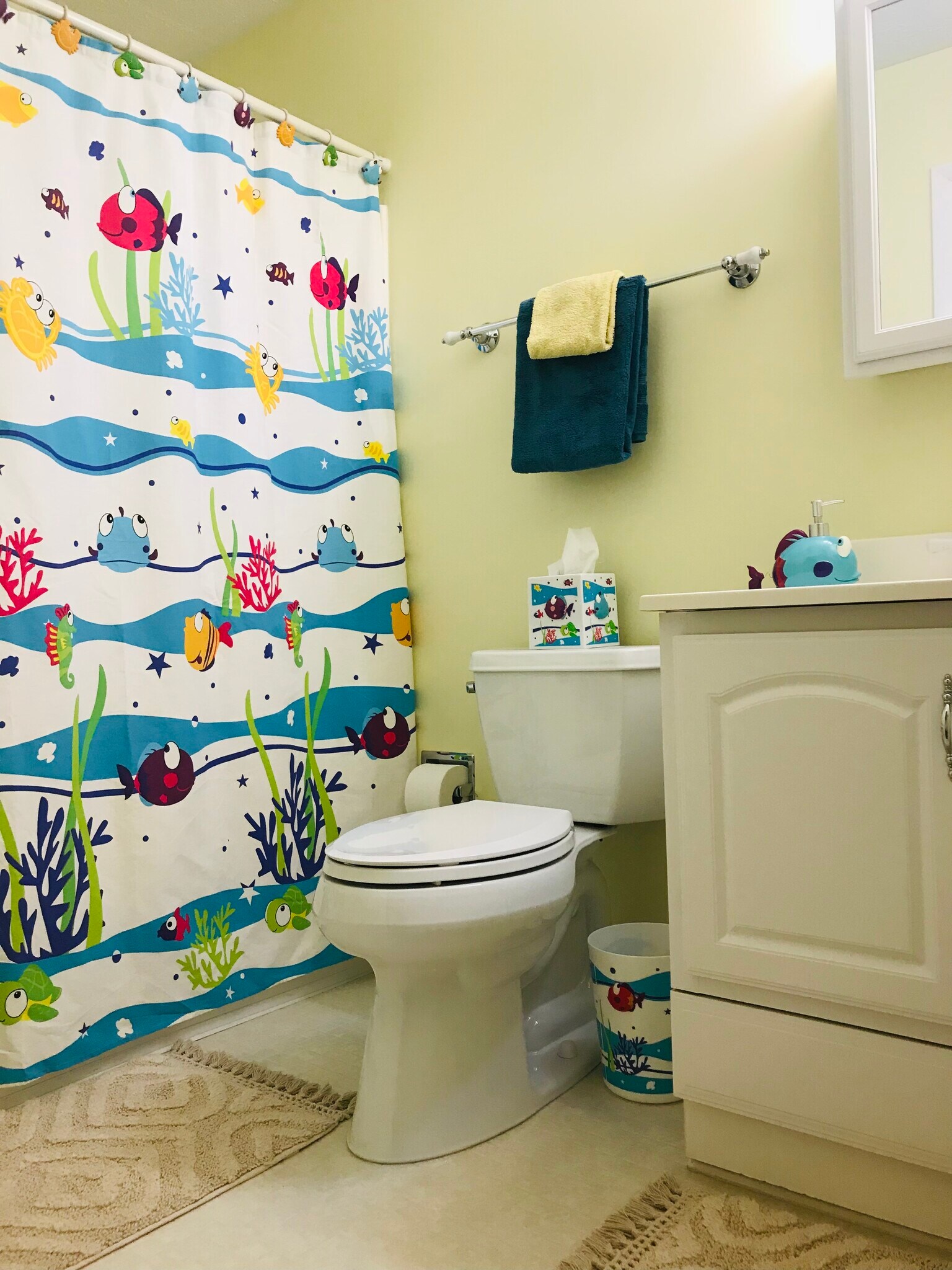 Full bathroom - 109 Geronimo Dr