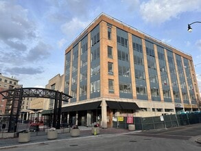 Building Photo - 40 Dupage Ct