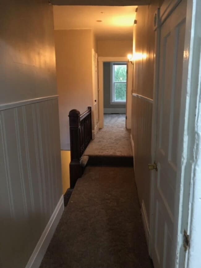 Building Photo - 2 Roommates Wanted!