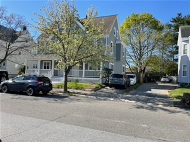 Building Photo - 109 Magoun Ave