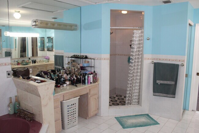 Building Photo - 13847 Geranium Pl