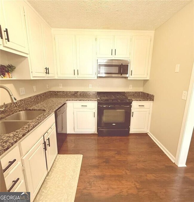 Building Photo - 419 Etowah Valley Way