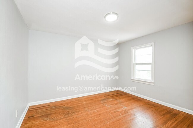 Building Photo - 1143 Charbonier Rd