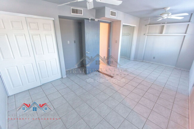 Building Photo - 1735 W Pampa Ave