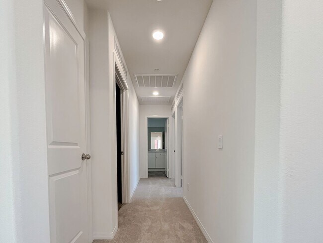 Building Photo - NEWER CONSTRUCTION ~SOLAR~ 3 BED 3 BATH BE...