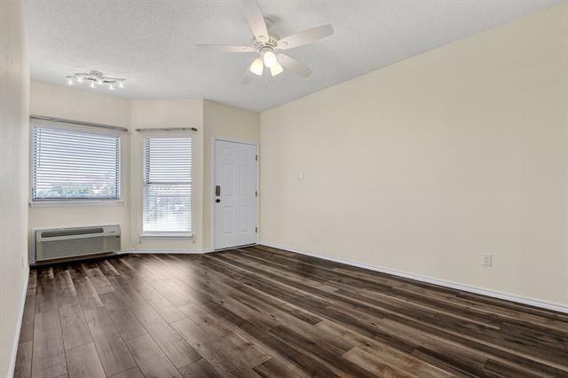 Building Photo - 2164 Tanglewood Blvd