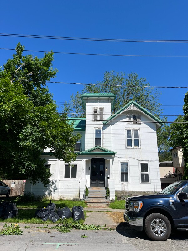 Building Photo - 319 S Albany St