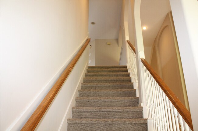 Building Photo - 3623 Chatwood Dr