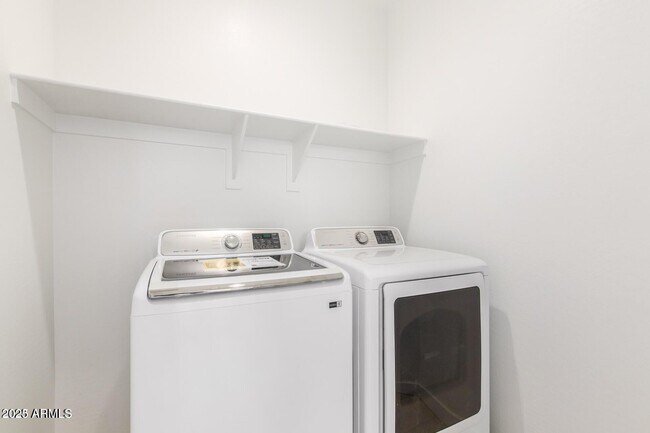 Building Photo - 11157 W Parkway Dr