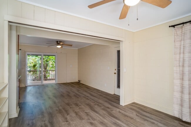 Building Photo - 1 bedroom 1 bath Makai side