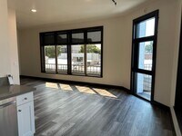 Building Photo - 339