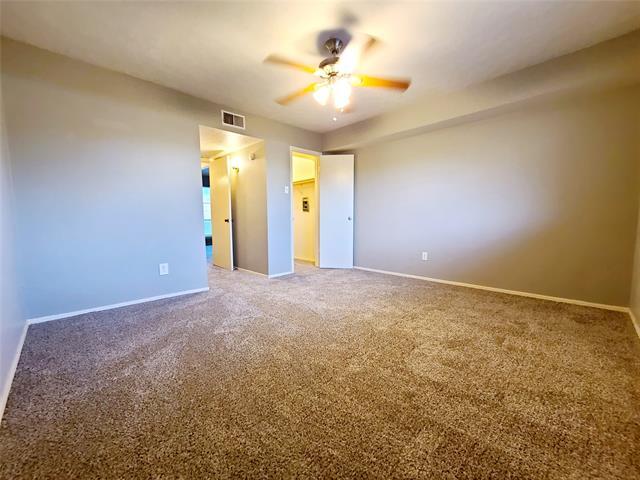 Building Photo - 10248 Regal Oaks Dr