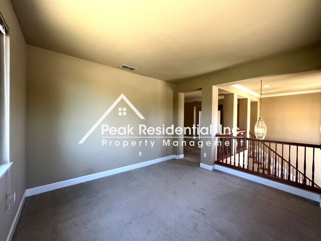 Building Photo - Spacious Anatolia 6bd/3.5ba Home with 5 Car Garage