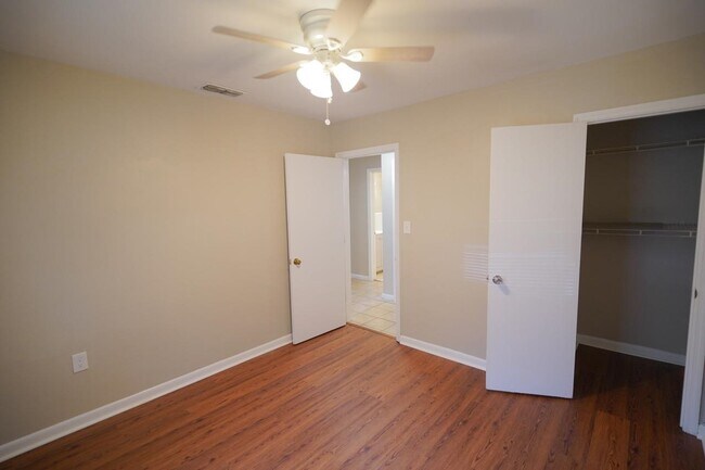 Building Photo - 2808 Southwood Dr