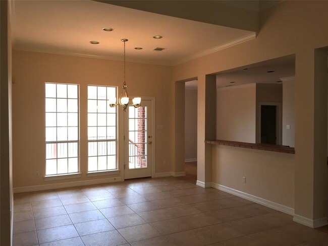 Building Photo - 4010 Long Champ Dr