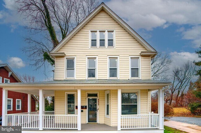 Building Photo - 3807 Fleetwood Ave