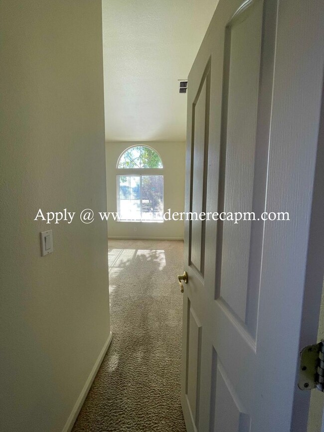 Building Photo - Spacious and Airy Rocklin Home!