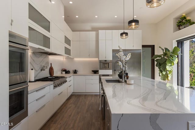 Building Photo - 620 Houseman St