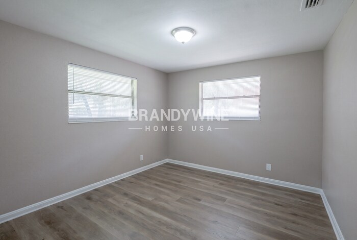 Building Photo - 2454 Buttonwood Dr