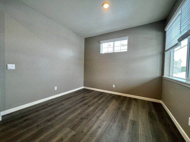 Building Photo - Gorgeous 4 Bed, 2.5 Bath Newer Build in Berthoud!