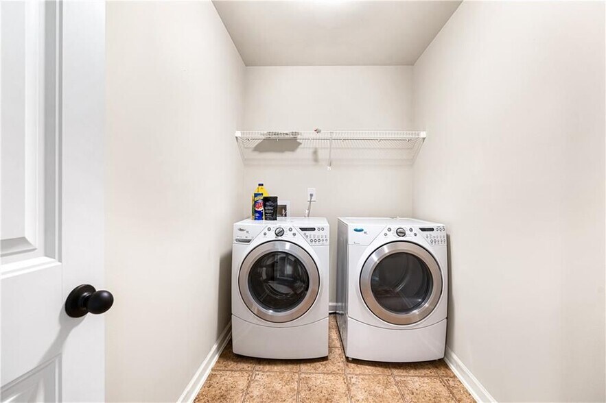 Building Photo - 655 Westmoreland Ln NE