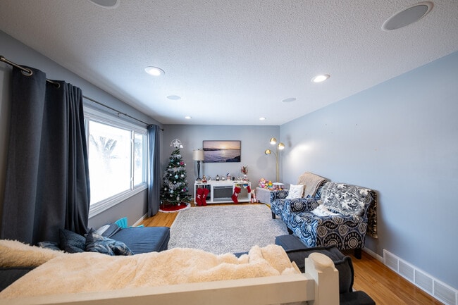 Building Photo - 7801 Noble Ave N