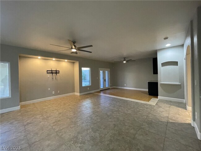 Building Photo - 4049 Bennett Mountain St