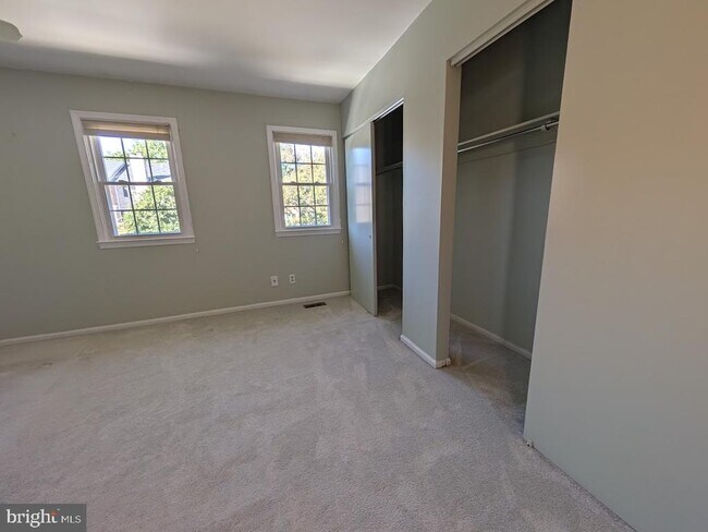 Building Photo - 8241 Clifton Farm Ct